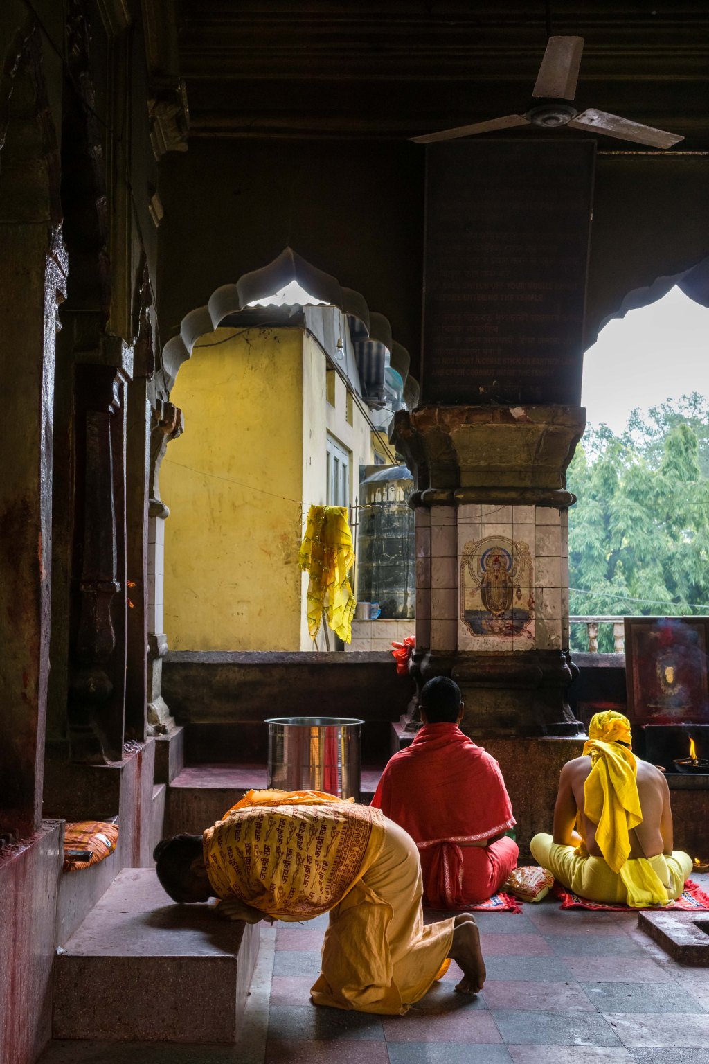 ख़ामोशी-ए-लब